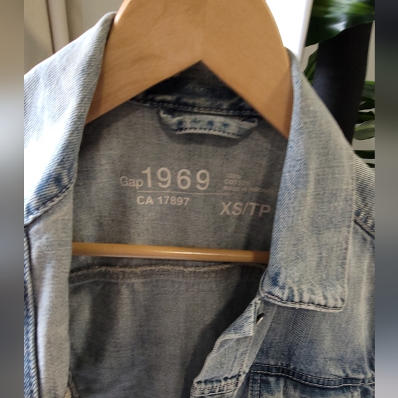 Gap Jean Jacket - Picture 3 of 4
